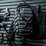 Fade Sling Black
